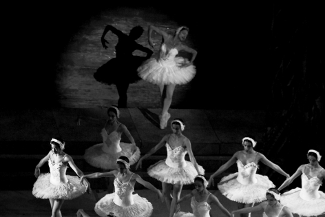 Black Swan 5 Viengsay Valdes and dancers during  ‟ Black Swan‟ performed by Cuban National Ballet  at Gran Teatro de  Habana in 2011.