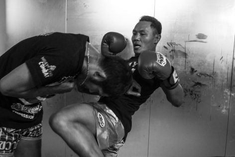  Muay Thai legend Saenchai PK Saenchaimuaythai showing his knee techniques during a Muay Thai workshop at Chokmuay Gym in Brussels, Belgium.