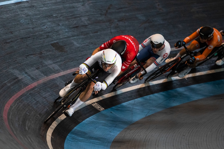 Benjamin Thomas of France and Ethan Hayter of Great Britain compete during the Points race of the Omnium.